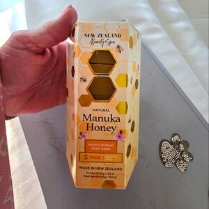 *NEW* Manuka Honey Soap 5 Pk .